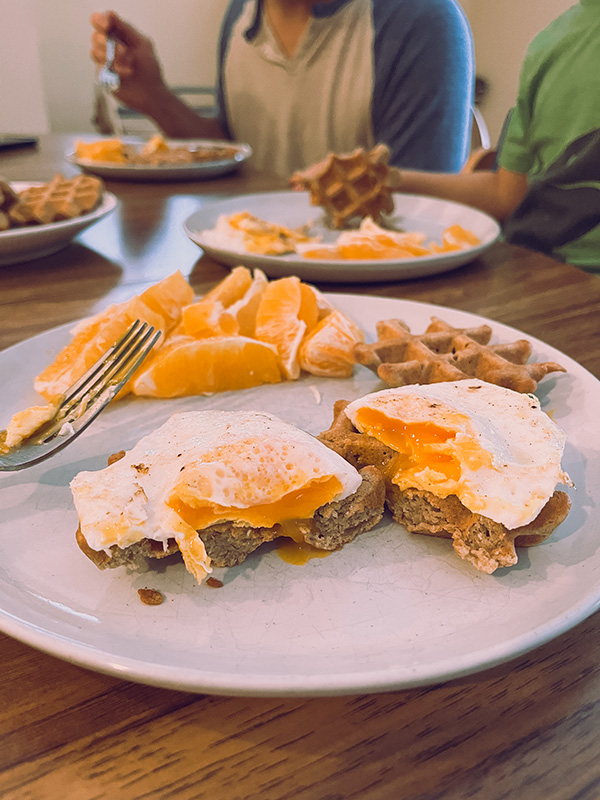 healthy-breakfast-waffles-eggs-oranges