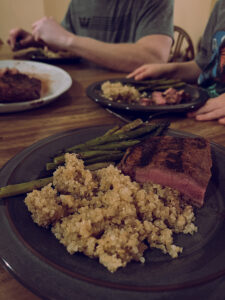healthy-meal-dinner-steak-quinoa